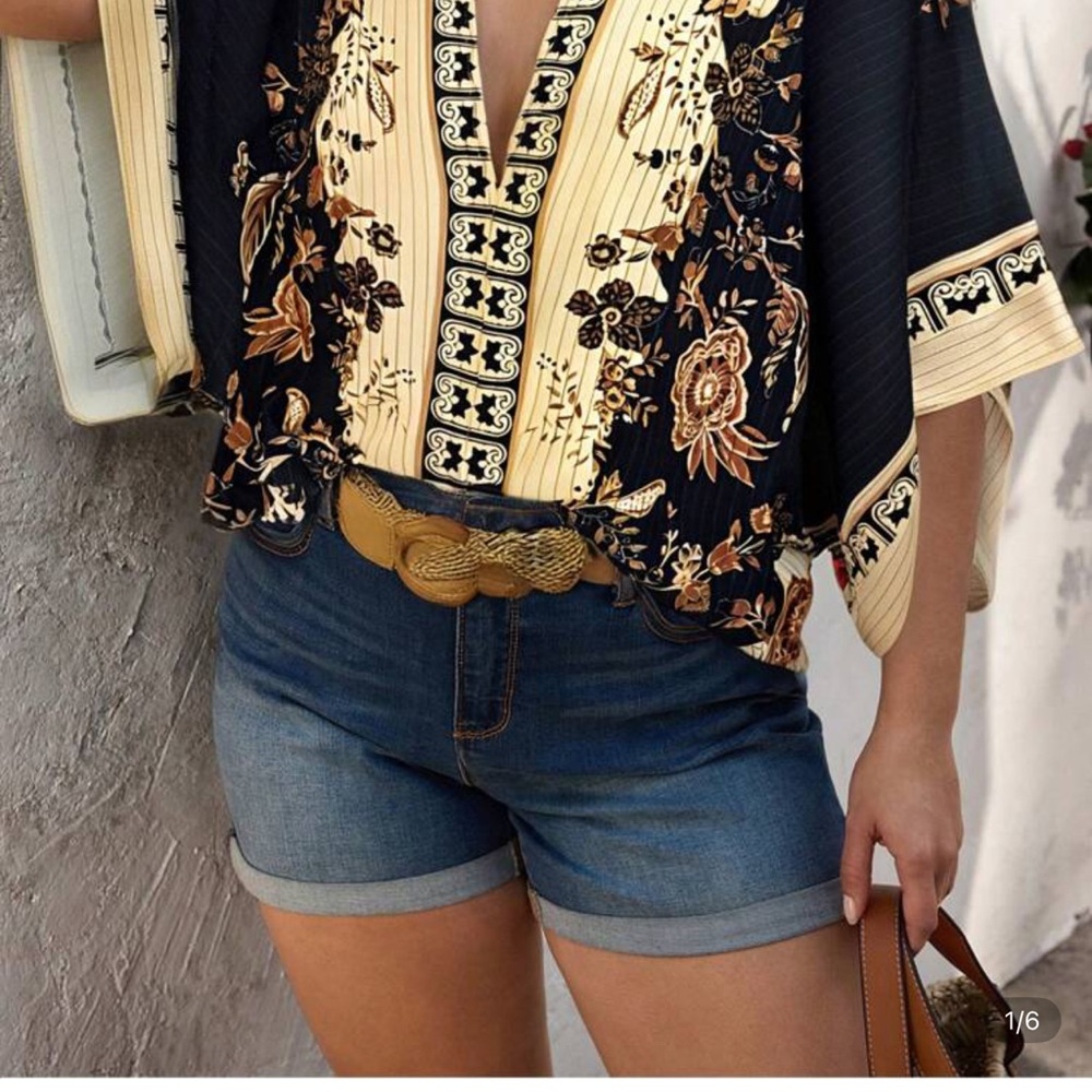 Black and White Graphic Boxy Blouse